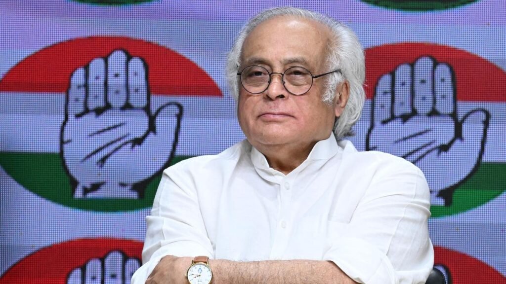 कांग्रेस पूछती है कि शिक्षा मंत्रालय की 'अक्षमता और भ्रष्टाचार' के बावजूद प्रधान मंत्री ने प्रधान को क्यों बचाया?