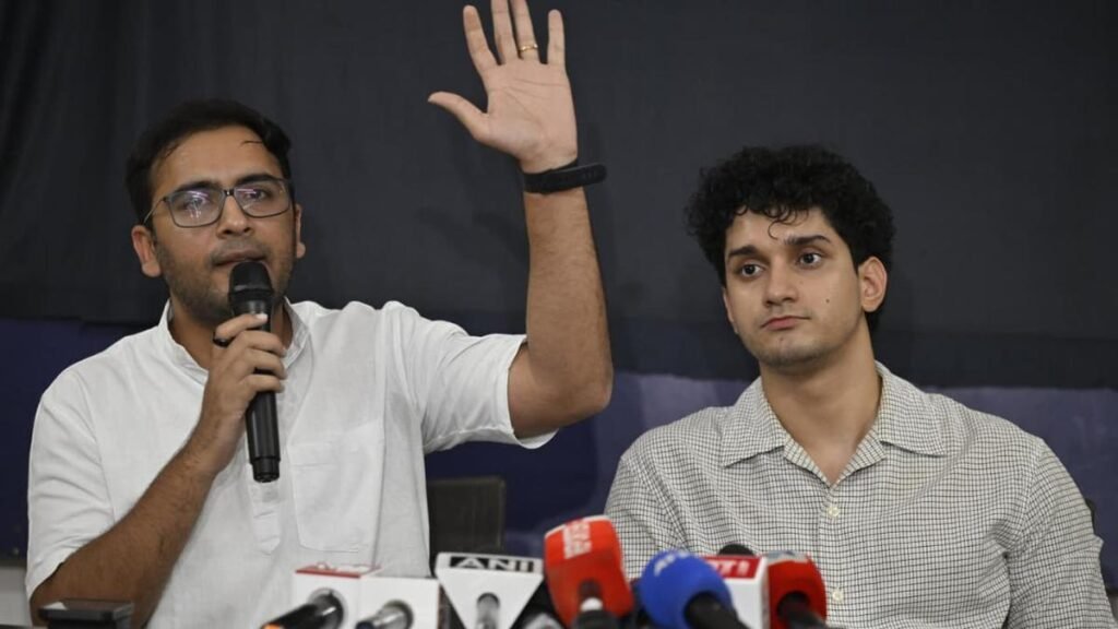 कॉकरोच जनता पार्टी का सरकार पर हमला. जेईई डेटा एक्सपोज़र पर, शिक्षा मंत्री को बर्खास्त करने का दबाव