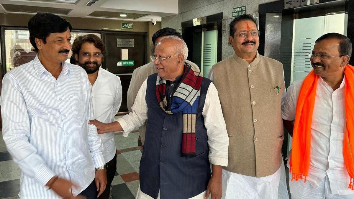 क्रॉस वोटिंग से गुटों में बंटी भाजपा की राज्य इकाई में अविश्वास गहरा गया है