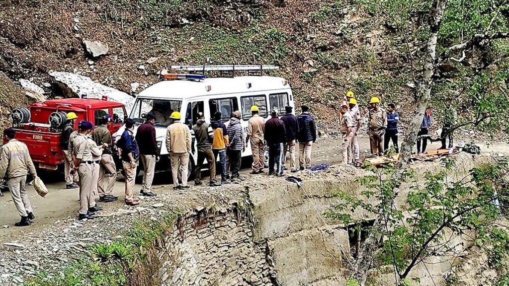 चंबा हादसा: ‘गूगल सर्च से मिली भाई की मौत की जानकारी’ चंबा हादसा: 'गूगल सर्च से मिली भाई की मौत की जानकारी'