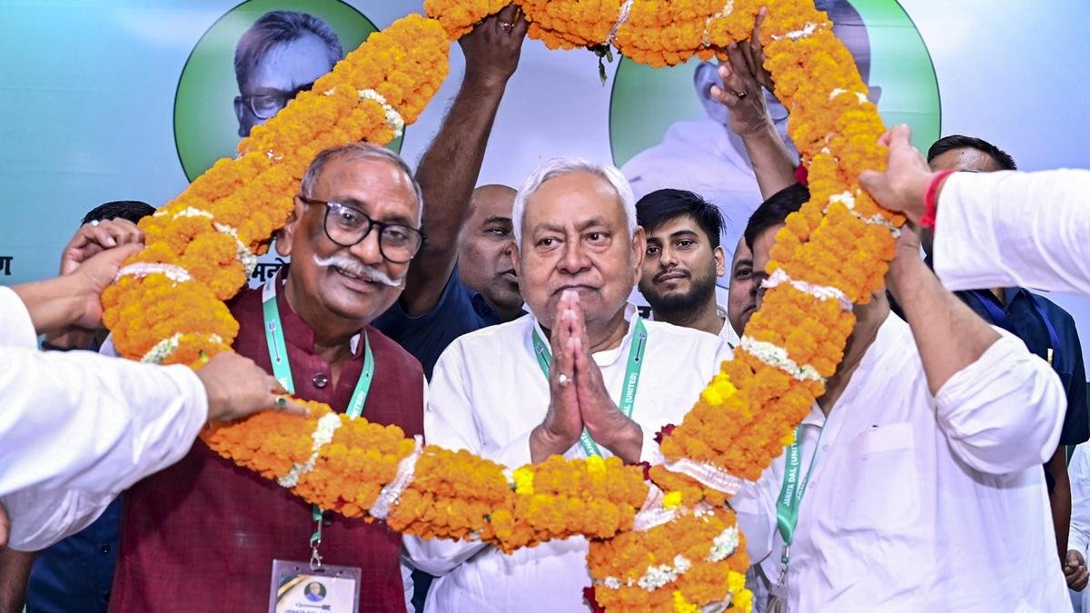 जद (यू) की राष्ट्रीय परिषद ने सर्वसम्मति से नीतीश कुमार को राष्ट्रीय अध्यक्ष बनाने का समर्थन किया, निशांत को अपना भविष्य बताया