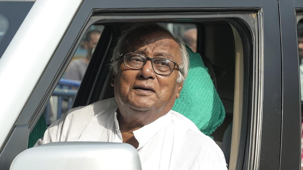 टीएमसी के सौगत रॉय ने पार्टी नेताओं के खिलाफ 'अंडा हमलों' को लेकर गृह मंत्री अमित शाह को पत्र लिखा