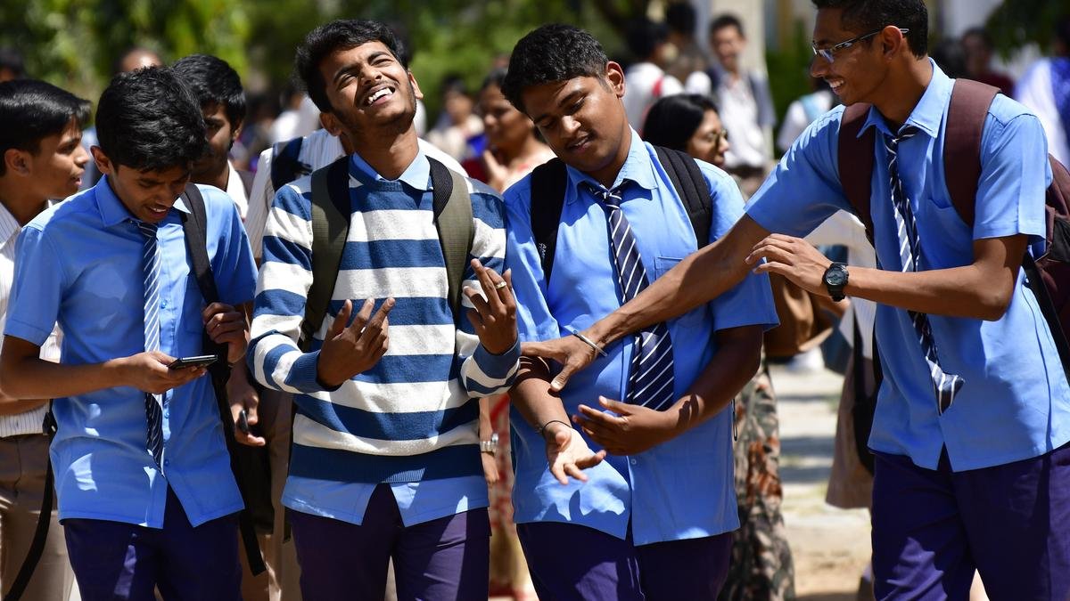 नौवीं कक्षा के लिए व्यावसायिक शिक्षा को अनिवार्य बनाने के सीबीएसई के कदम से बेंगलुरु के स्कूलों में चिंता फैल गई है