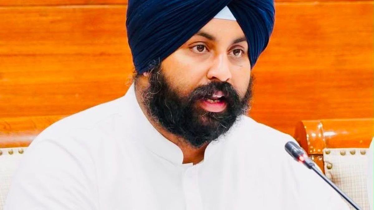 पंजाब सरकार ने निजी स्कूलों की मनमानी फीस वृद्धि पर अंकुश लगाने के लिए कानून का मसौदा तैयार करने का आदेश दिया