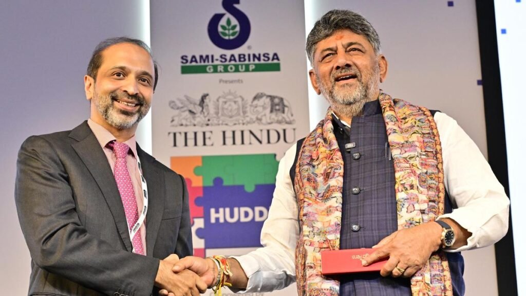 ‘परिवर्तनशील दुनिया’ के बीच हिंदू हलचल 'परिवर्तनशील दुनिया' के बीच हिंदू हलचल