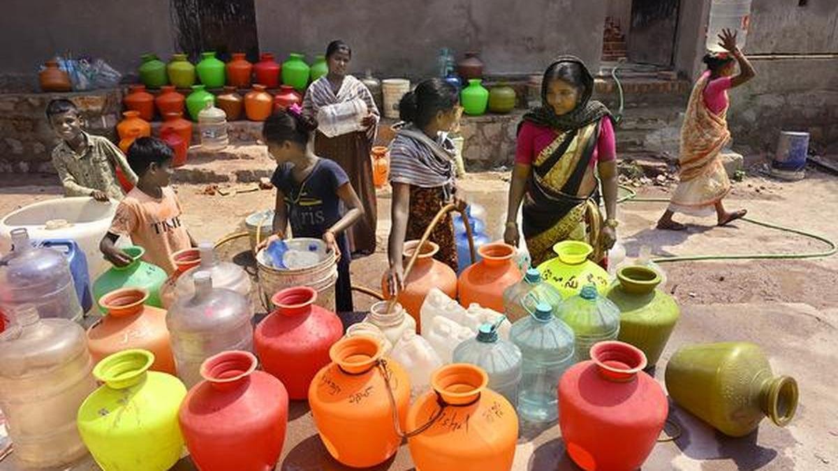 पाँच समाधान जिन्हें भारतीय शहरों को सप्ताह-दर-सप्ताह पानी के लिए लड़ना बंद करना होगा
