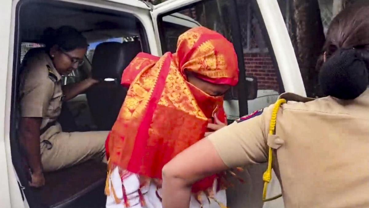 मंगेतर या प्रेमी: केतन अग्रवाल को चट्टान से किसने धक्का दिया?