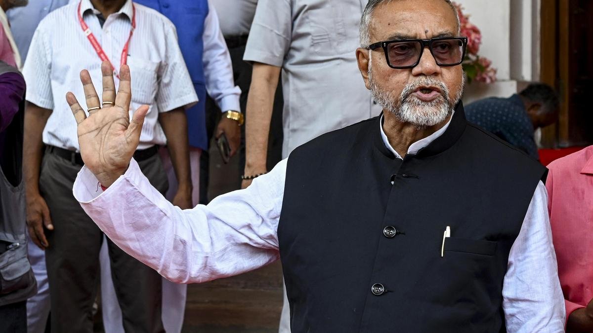 महाराष्ट्र की तर्ज पर विभाजन का सामना कर रही है तृणमूल: बीजेपी नेता तापस रॉय