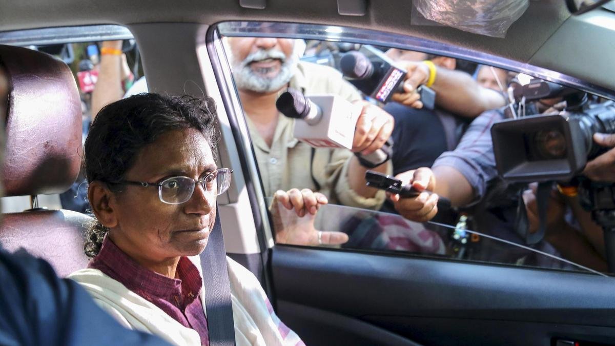 मीनाक्षी नटराजन का नामांकन खारिज होना तेलंगाना में कांग्रेस की खामियों को उजागर करता है