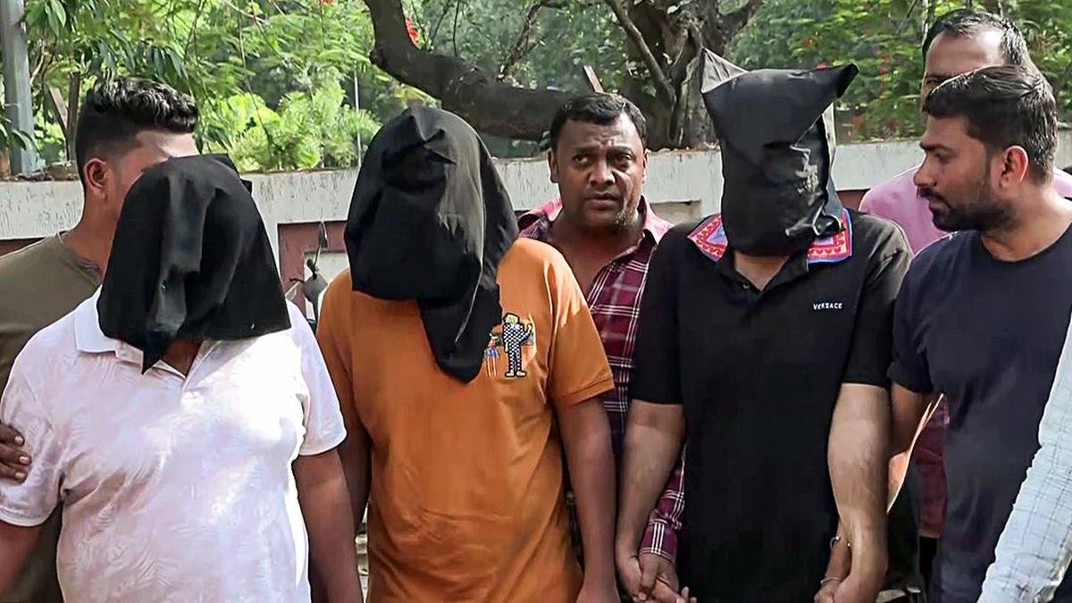 युवाओं के भविष्य की चोरी: महाराष्ट्र टीईटी 'पेपर लीक' पर राहुल गांधी