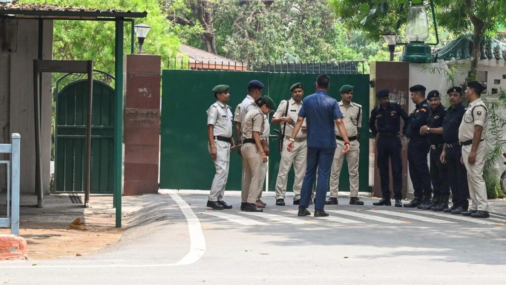 राबड़ी देवी को पटना बंगला खाली करने का 15 दिन का अल्टीमेटम