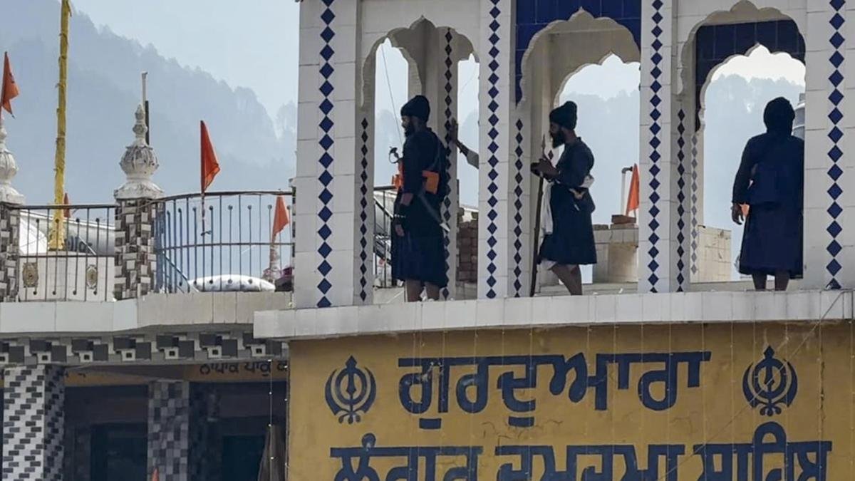 रुद्रप्रयाग में निहंगों के समूह ने गुरुद्वारे पर धावा बोला, सिख श्रद्धालु को छत पर बंधक बना लिया