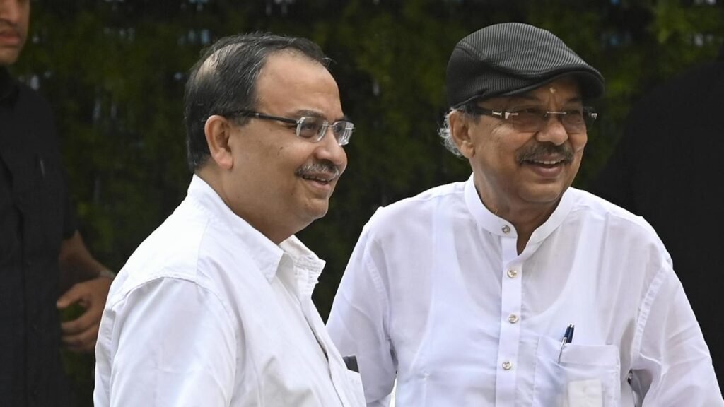 वफादारों ने ममता के समर्थन में रैली की, कहा कि एक अपदस्थ नेता विधानसभा में तृणमूल का नेतृत्व नहीं कर सकता वफादारों ने ममता के समर्थन में रैली की, कहा कि एक अपदस्थ नेता विधानसभा में तृणमूल का नेतृत्व नहीं कर सकता