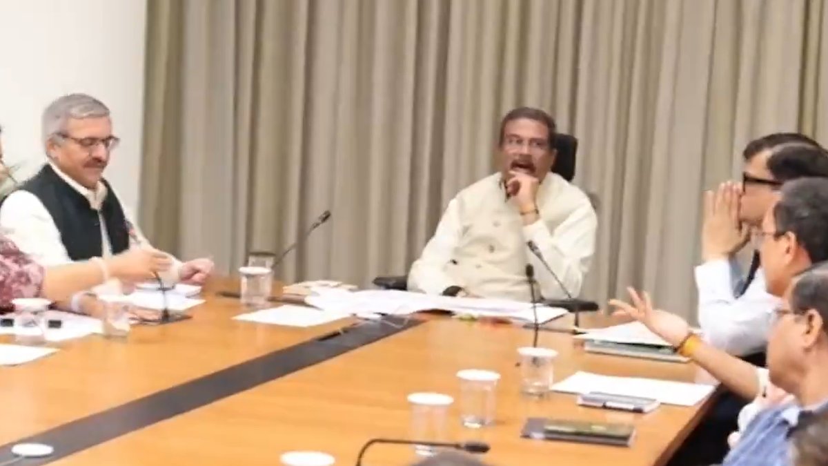 शिक्षा मंत्री धर्मेंद्र प्रधान ने NEET दोबारा परीक्षा की तैयारियों को लेकर समीक्षा बैठक की