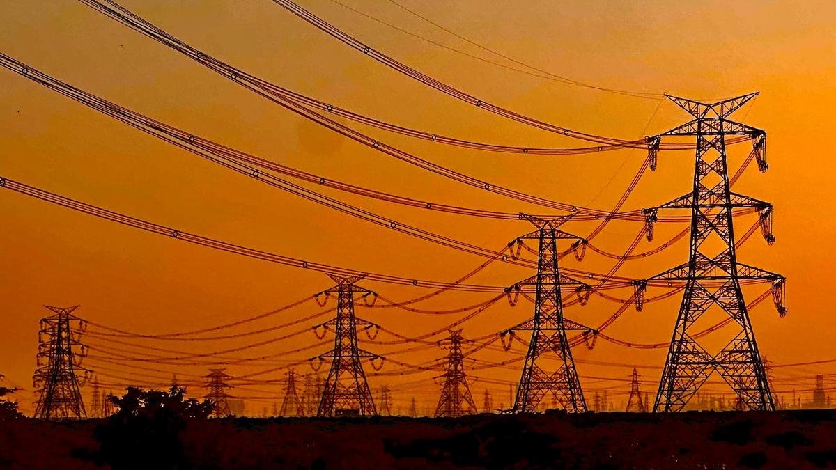 समझाया | अगर टाटा पावर को वितरण लाइसेंस मिलता है तो कर्नाटक को क्या फायदा और क्या नुकसान हो सकता है
