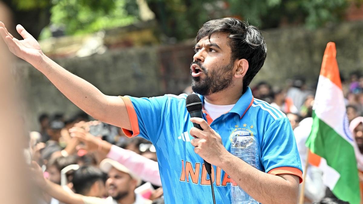 सीजेपी के दीपके ने 'पेपर लीक के संकट' पर पीएम को लिखा पत्र; छात्रों की मौत पर झंडा फहराया, परिवारों को ₹1 करोड़ मुआवज़ा देने की अपील की