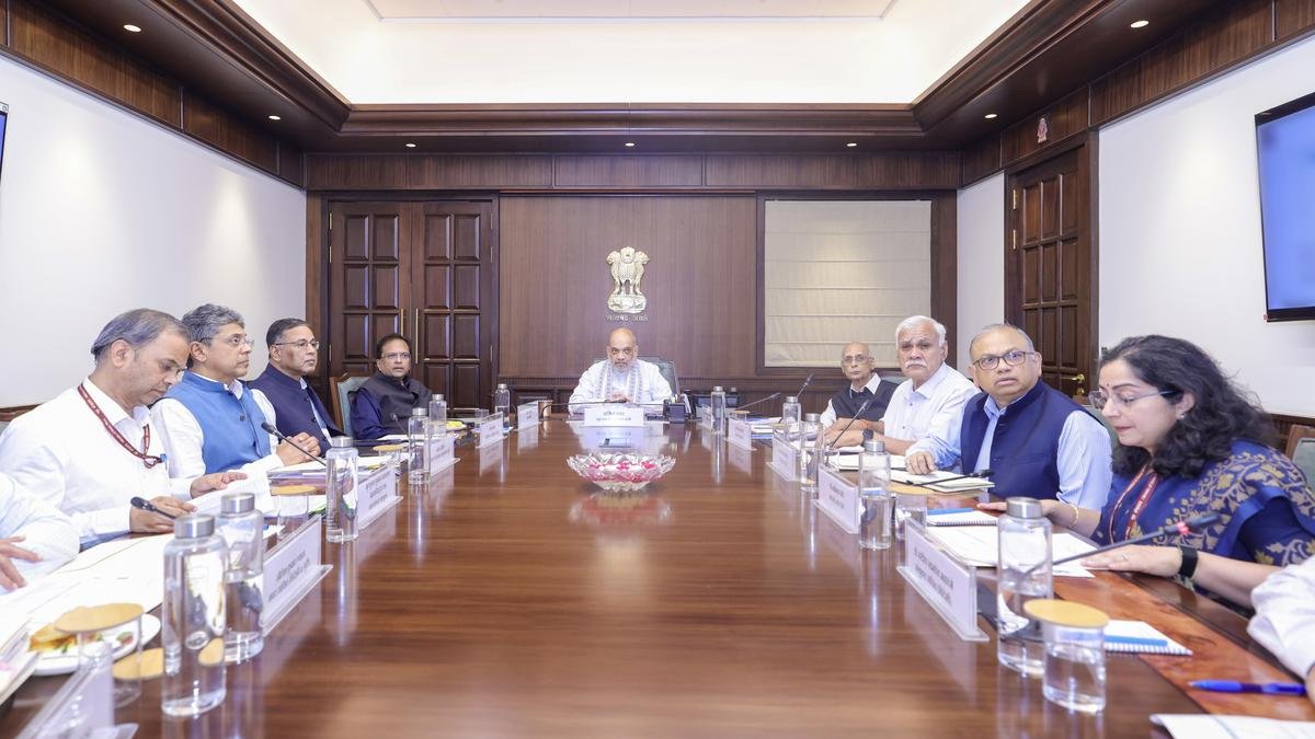 2011 की जनगणना के बाद जनसंख्या परिवर्तन का अध्ययन करने के लिए जनसांख्यिकी पैनल, राज्यों के लिए विस्तृत प्रश्नावली तैयार करता है