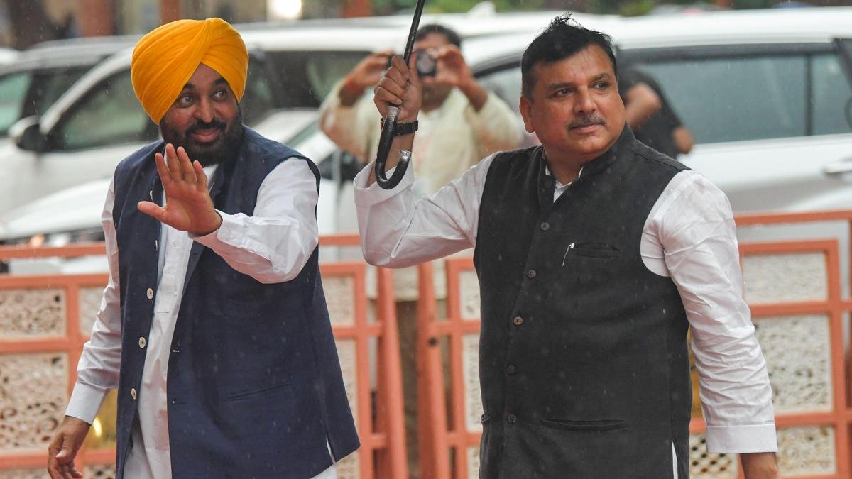 2027 के पंजाब चुनावों से पहले, AAP की कल्याण होड़ ने समय और इरादे पर सवाल उठाए