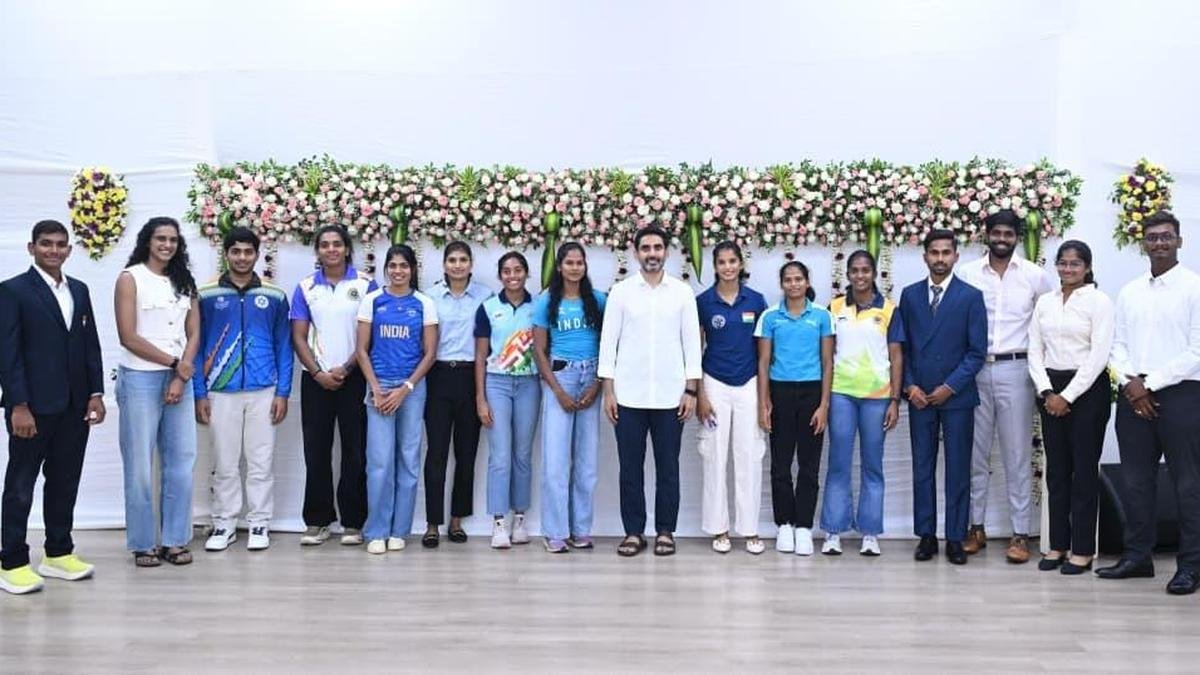 आंध्र प्रदेश जेएसडब्ल्यू के सहयोग से विश्व स्तरीय खेल उत्कृष्टता केंद्र स्थापित करेगा: मंत्री नारा लोकेश