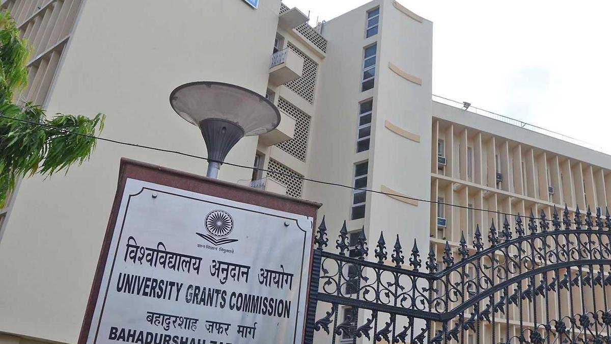 आईआईटी, आईआईएम वीबीएसए मानदंडों का विरोध कर रहे हैं