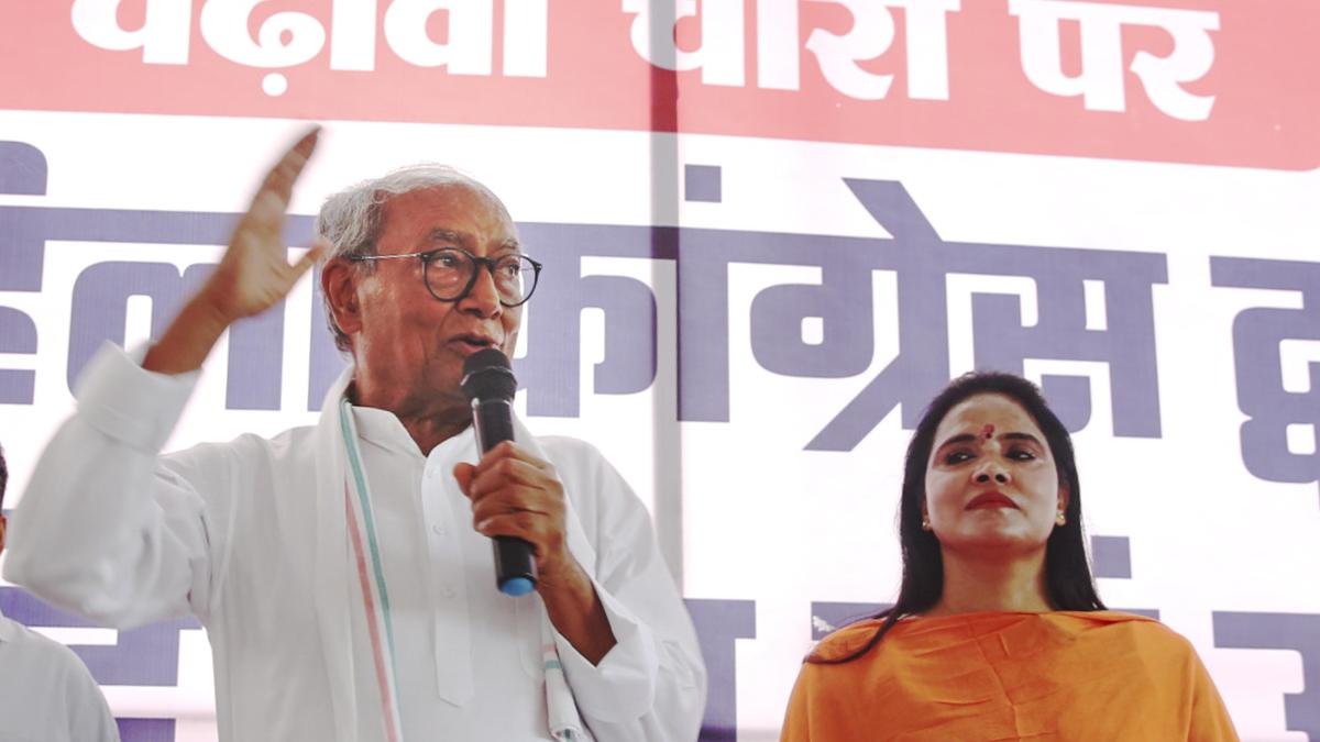 उज्जैन भूमि 'घोटाले' पर जीतू पटवारी के दावों को दिग्विजय सिंह द्वारा खारिज किए जाने के बाद मध्य प्रदेश में कांग्रेस में नई कलह शुरू हो गई है।
