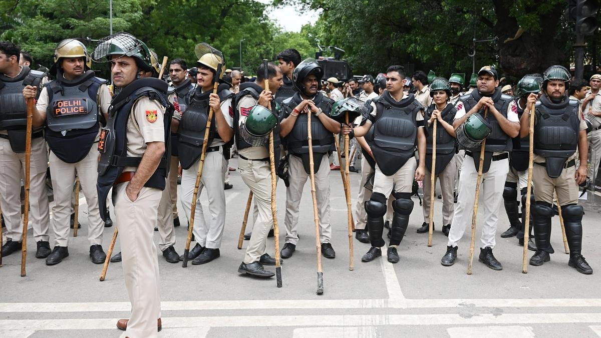 एनईईटी हिंसा: क्या दिल्ली पुलिस ने गृह मंत्रालय को लूप में रखा, इस पर सुप्रीम कोर्ट में बहस अभी बाकी है