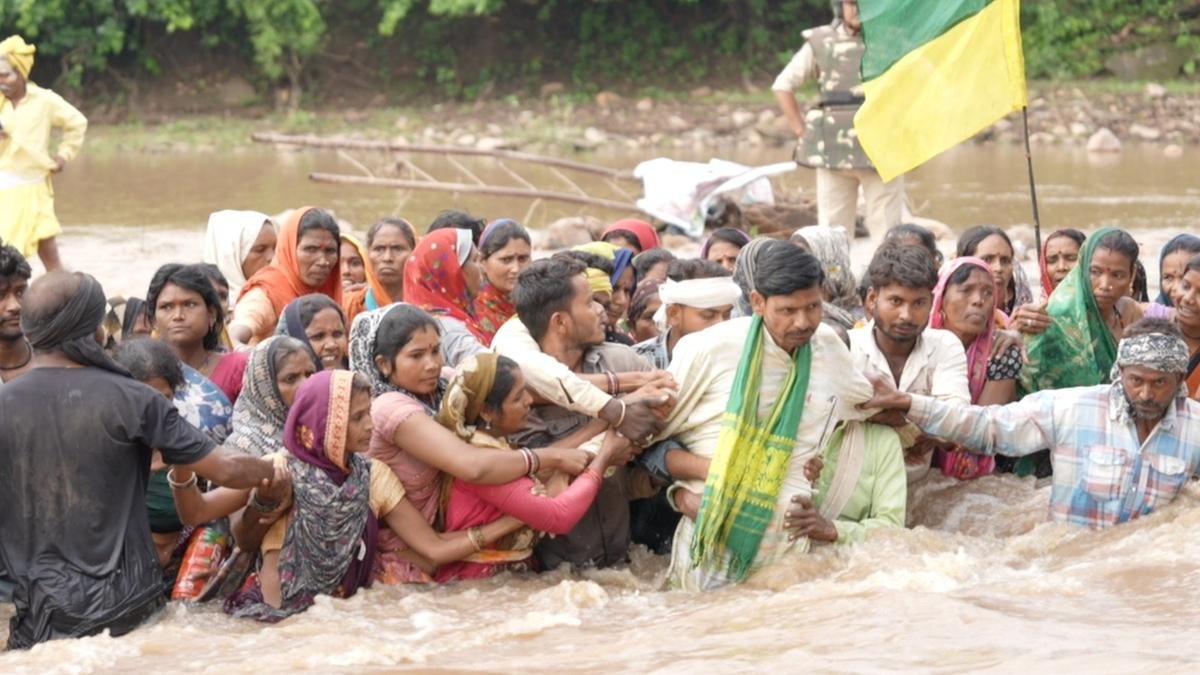 एमपी की केन-बेतवा परियोजना के खिलाफ आदिवासियों का विरोध प्रदर्शन 15 दिनों के बाद पुलिस की कार्रवाई से खत्म हुआ