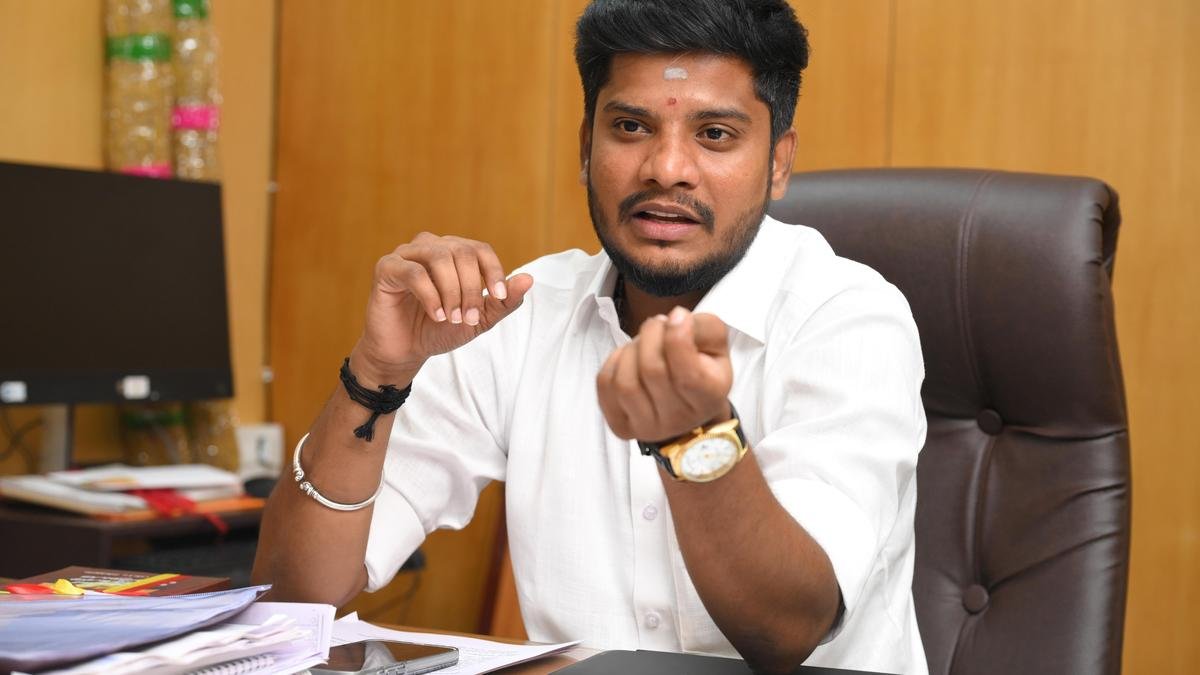करूर इनाम भूमि का स्वामित्व कभी भी मंदिरों के नाम पर नहीं था: तमिलनाडु के मानव संसाधन एवं CE मंत्री रमेश