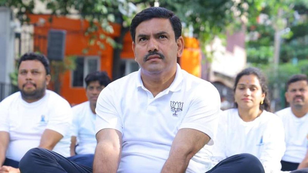 कर्नाटक में विपक्ष गुटों से भरा हुआ है