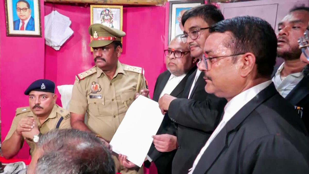 क्या बार एसोसिएशन किसी आरोपी का प्रतिनिधित्व करने से इनकार कर सकता है? कानून क्या कहता है?