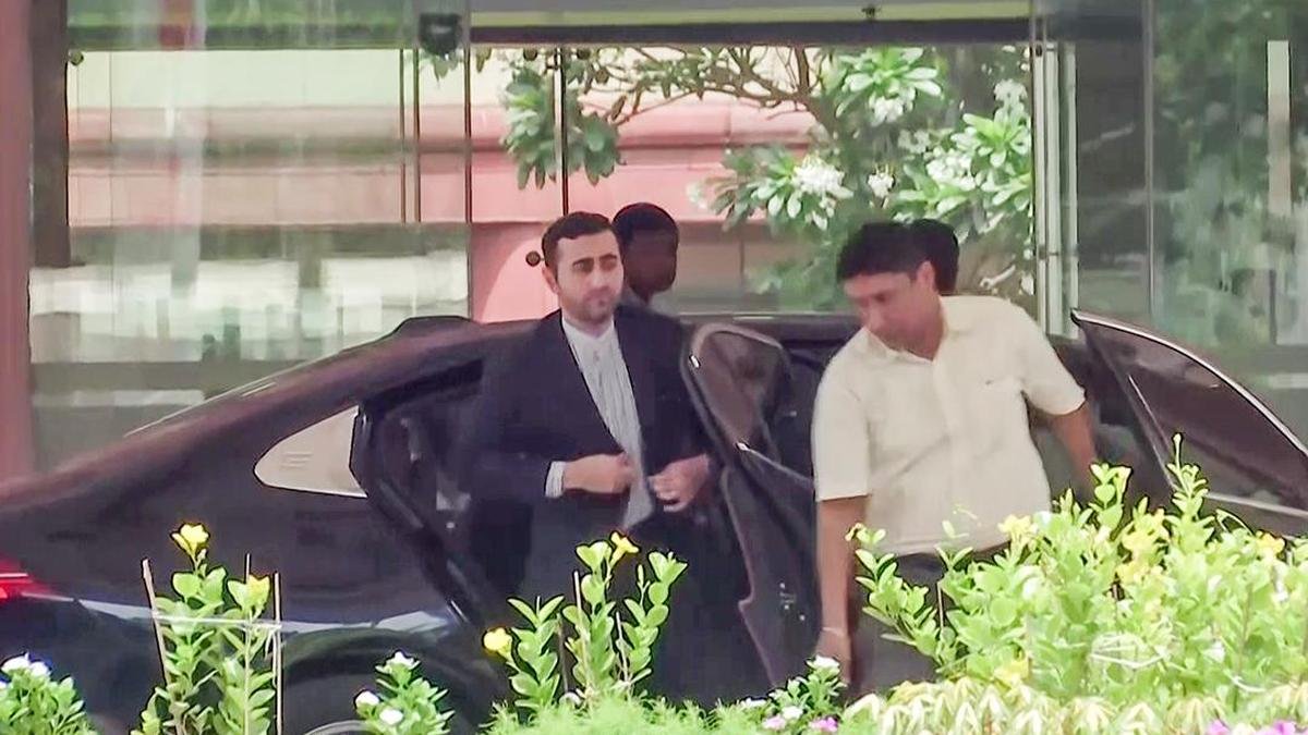 जहाज पर हमले में भारतीय नागरिक की मौत के बाद सरकार ने ईरान के दूत को तलब किया