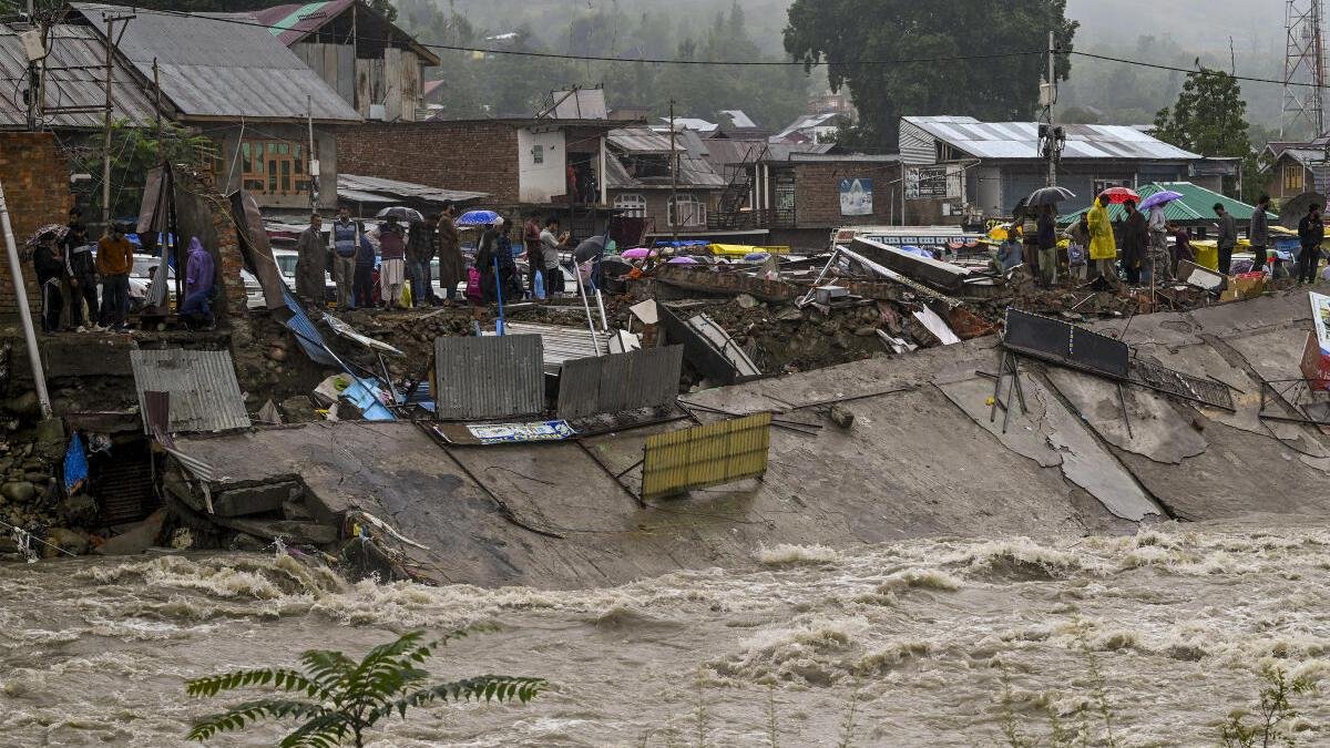 फ़्रेम में समाचार: लहरदार घाटी में उथल-पुथल