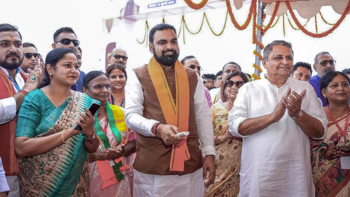 बिहार के मुख्यमंत्री ने ₹130.88 करोड़ का उद्घाटन किया। बाढ़ के पानी को मोड़ने, कृषि उत्पादकता बढ़ाने के लिए लिंक