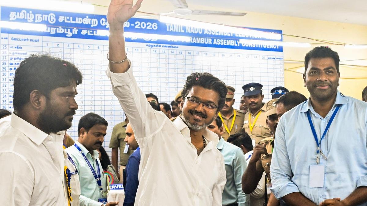 मद्रास उच्च न्यायालय ने चुनाव आयोग को तमिलनाडु में पांच निर्वाचन क्षेत्रों में उपचुनाव अधिसूचित करने से रोक दिया