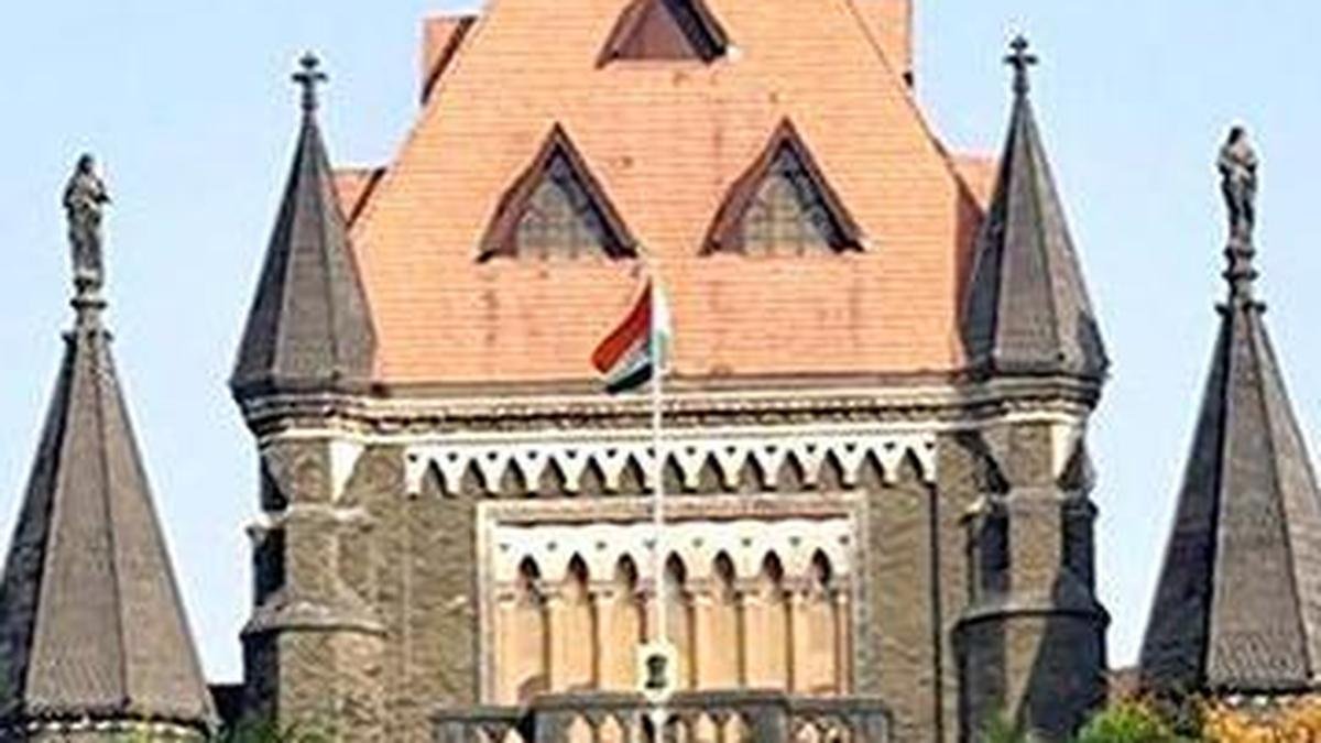 महिला के शयनकक्ष में पुलिस का अवैध प्रवेश निजता का उल्लंघन है: बॉम्बे हाई कोर्ट