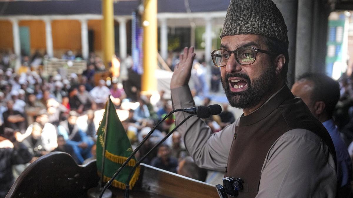 मीरवाइज, सांसद राशिद, सांसद रूहुल्लाह, लोन ने अनंतनाग हमले के बाद बड़े पैमाने पर गिरफ्तारियों, विध्वंस पर सवाल उठाए