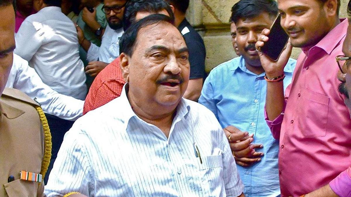 राकांपा (सपा) नेता एकनाथ खडसे ने दिल्ली दौरे की बात स्वीकारी, लेकिन कहा कि शरद पवार के साथ ही रहेंगे