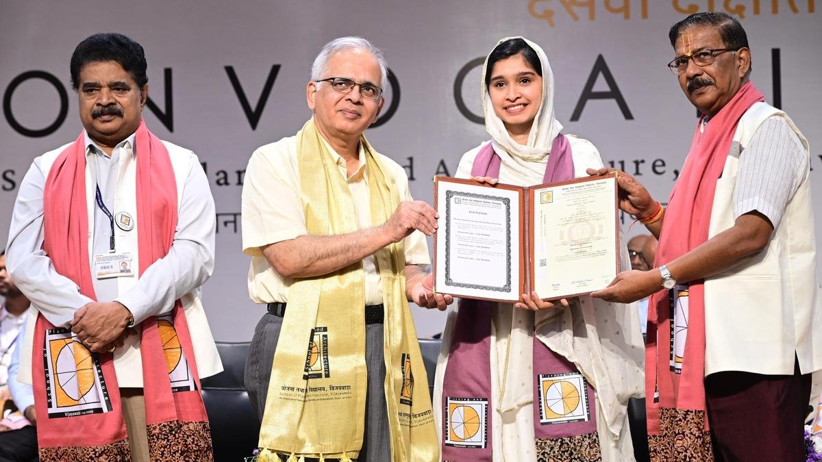 विशेषज्ञ एसपीए विजयवाड़ा स्नातकों को बताते हैं कि वास्तुकला में उत्कृष्टता, नैतिकता और स्थिरता का मिश्रण होना चाहिए