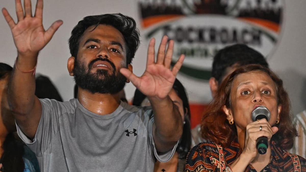 संसद के मानसून सत्र में शिक्षा जवाबदेही का मुद्दा उठा तो तेजी से खत्म होगा मामला: पत्नी गीतांजलि ने वांगचुक का संदेश दिया