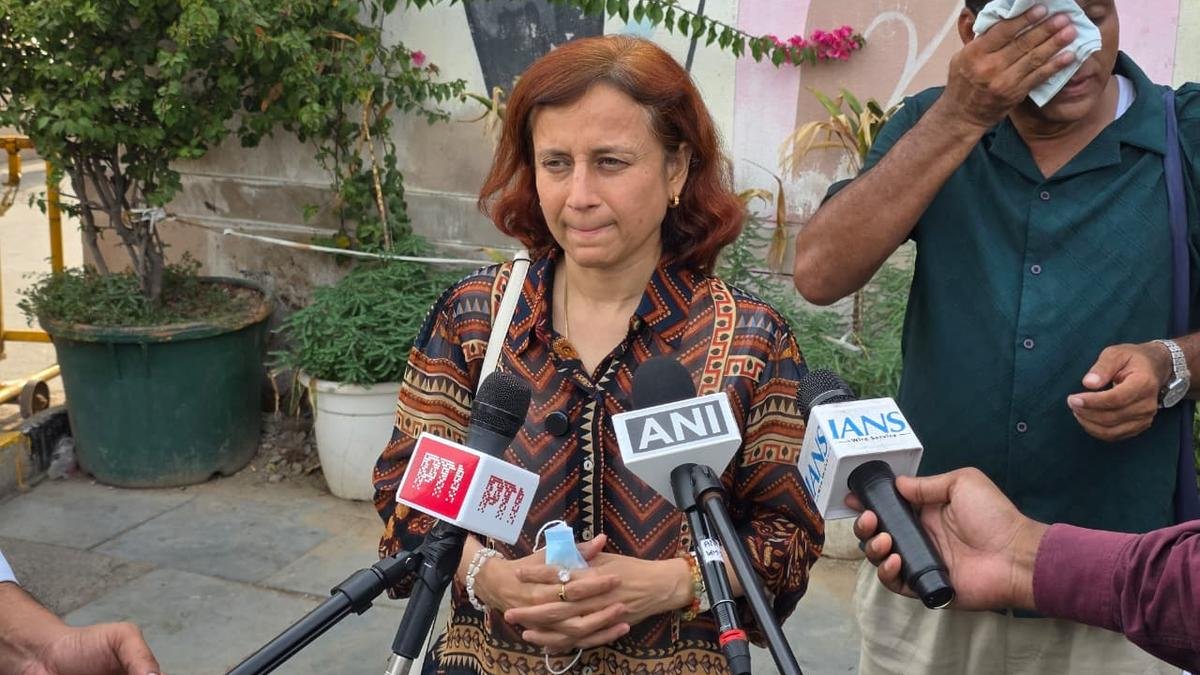 'सरकार की कोई जरूरत नहीं थी. हस्तक्षेप': वांगचुक की पत्नी गीतांजलि ने दिल्ली HC पर अस्पताल स्थानांतरण पर अंतरिम राहत देने से इनकार कर दिया