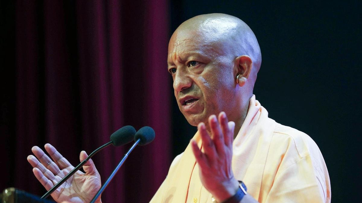 सीएम योगी का दावा, समाजवादी पार्टी, कांग्रेस ने दी थी अयोध्या के हनुमानगढ़ी में नमाज की इजाज़त