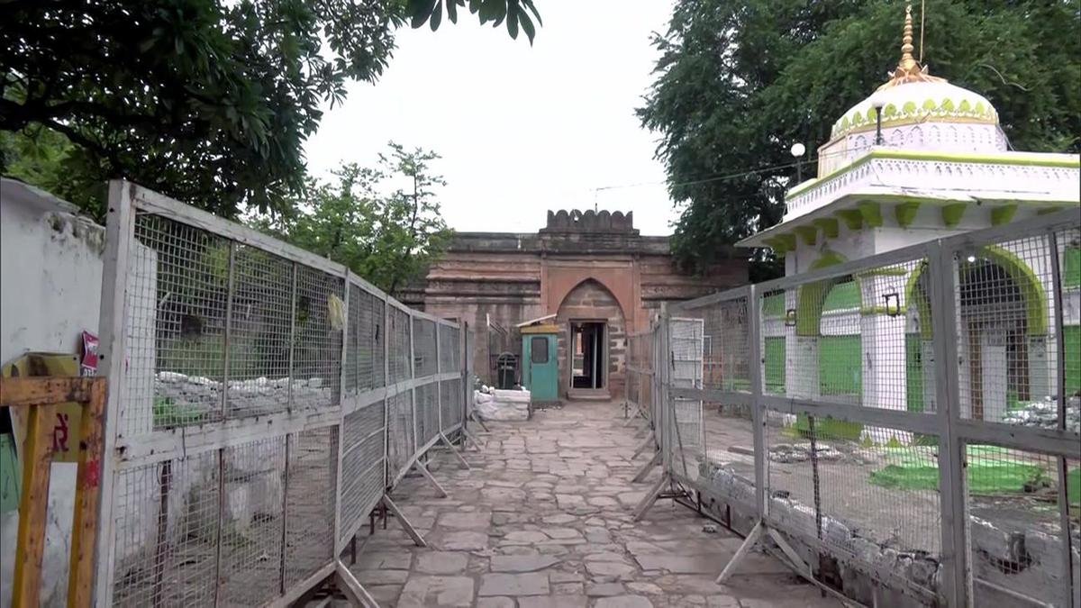 सुप्रीम कोर्ट ने केंद्र, मध्य प्रदेश को भोजशाला परिसर के पास नमाज स्थल पर आदेश का 'अक्षरश: पालन' करने का निर्देश दिया