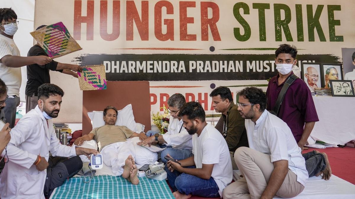 सोनम वांगचुक भूख हड़ताल पर बैठे, वजन 9 किलो तक कम हो गया