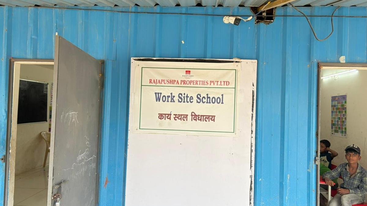 हैदराबाद के कार्यस्थल स्कूल प्रवासी श्रमिकों के बच्चों को शिक्षा और सुरक्षा प्रदान करते हैं