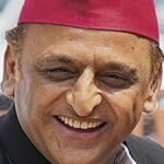 एसपी के दबाव पर कार्यकर्ताओं का कहना है कि ब्राह्मणों तक पहुंच महत्वपूर्ण है, लेकिन समुदाय का विश्वास जीतने के लिए अभी लंबा सफर तय करना होगा