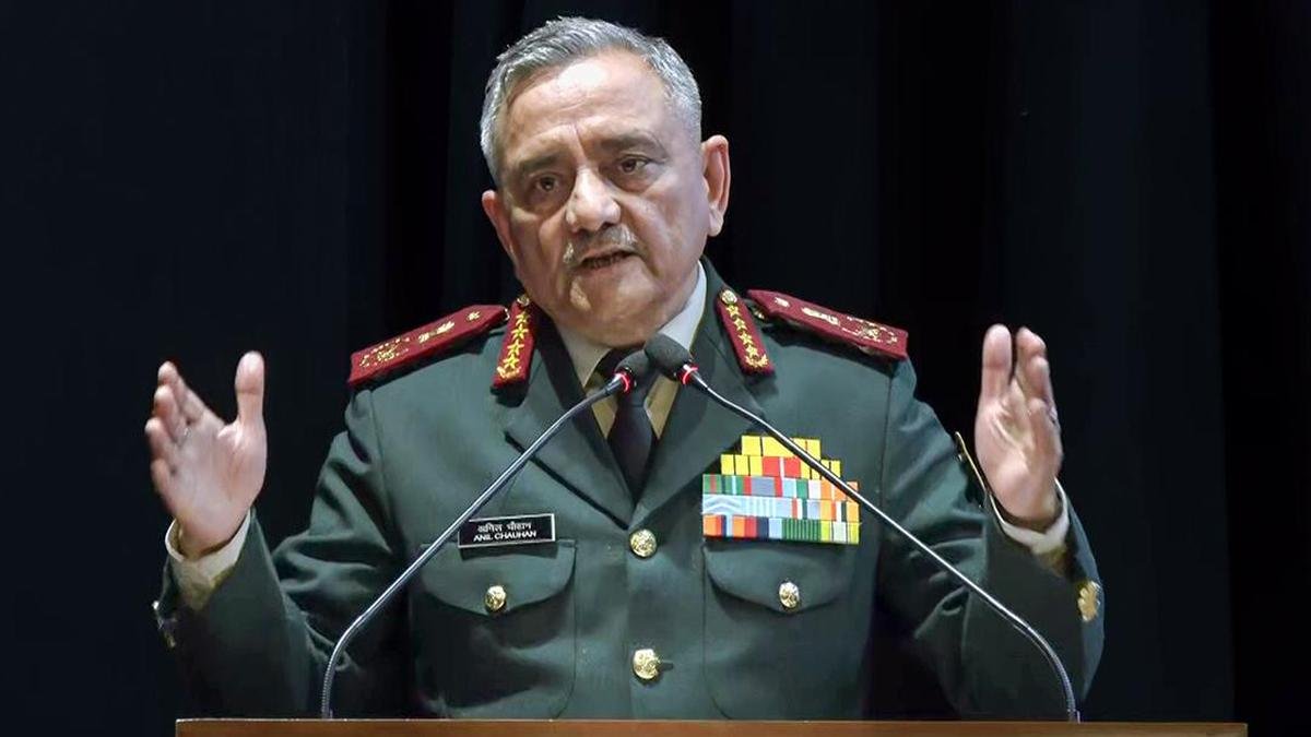 ऑपरेशन सिन्दूर के दौरान किराना हिल्स पर आवारा गोला बारूद का हमला हो सकता है: पूर्व सीडीएस अनिल चौहान