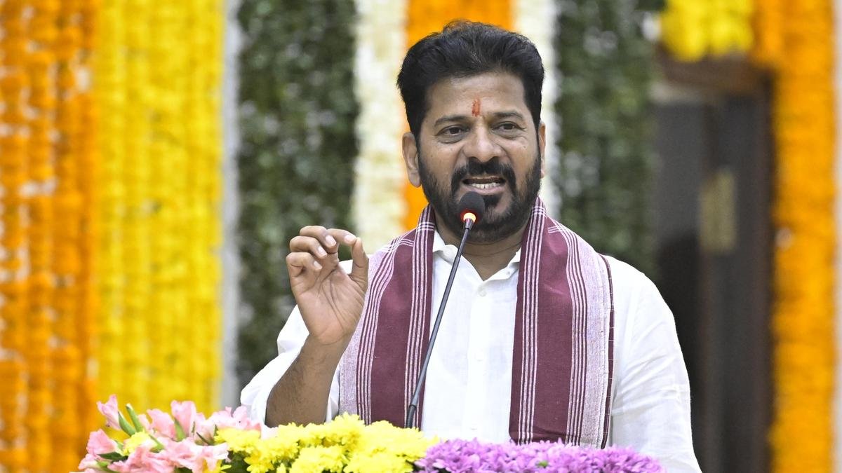केंद्र ने तेलंगाना के मुख्यमंत्री रेवंत रेड्डी की अमेरिका यात्रा को अनुमति देने से इनकार कर दिया