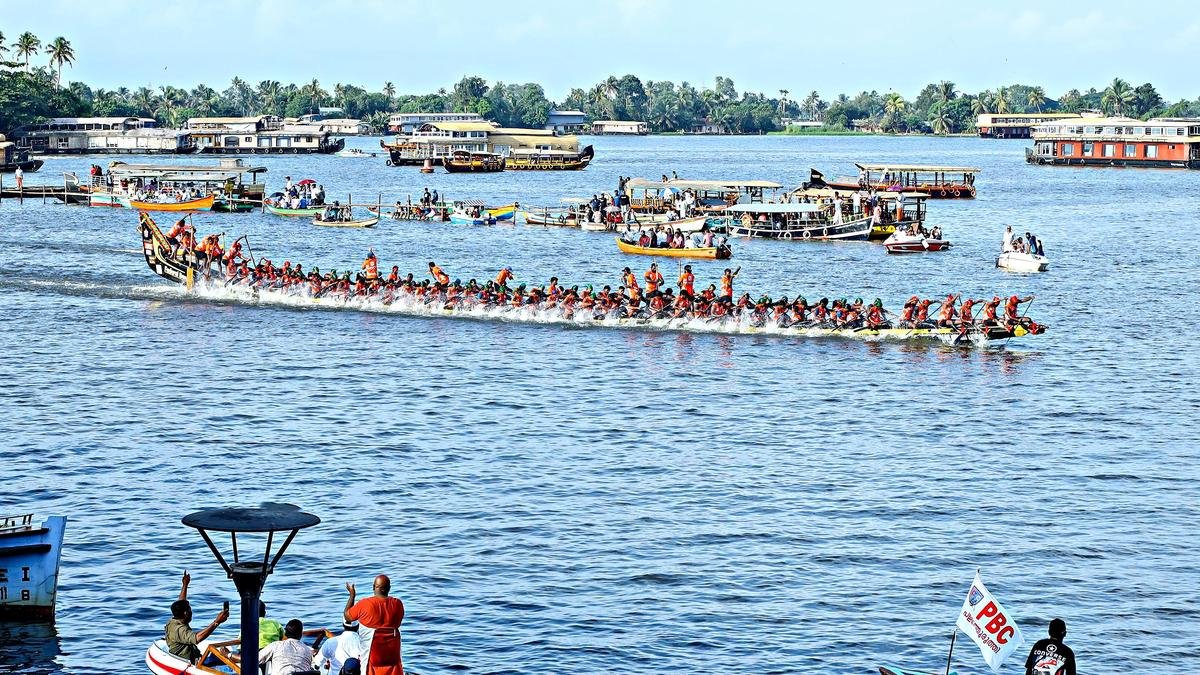 केरलम में 72वीं नेहरू ट्रॉफी बोट रेस के लिए सभी तैयारियां पूरी