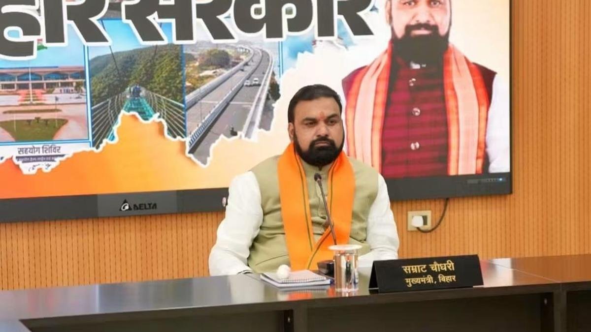 नेपाल में बाढ़ के बाद बिहार सरकार ने हाई अलर्ट जारी किया है