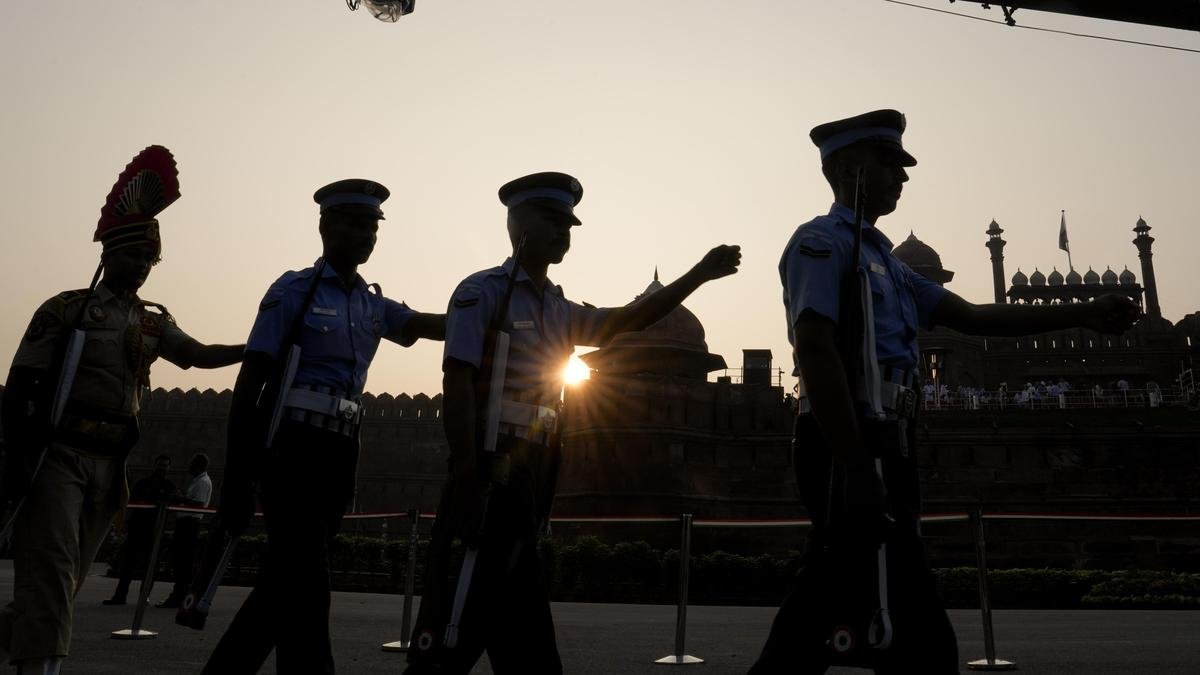 पूर्व पुलिसकर्मी को वीरता के लिए राष्ट्रपति पदक से सम्मानित करने की मंजूरी दी गई: केंद्र ने सुप्रीम कोर्ट से कहा